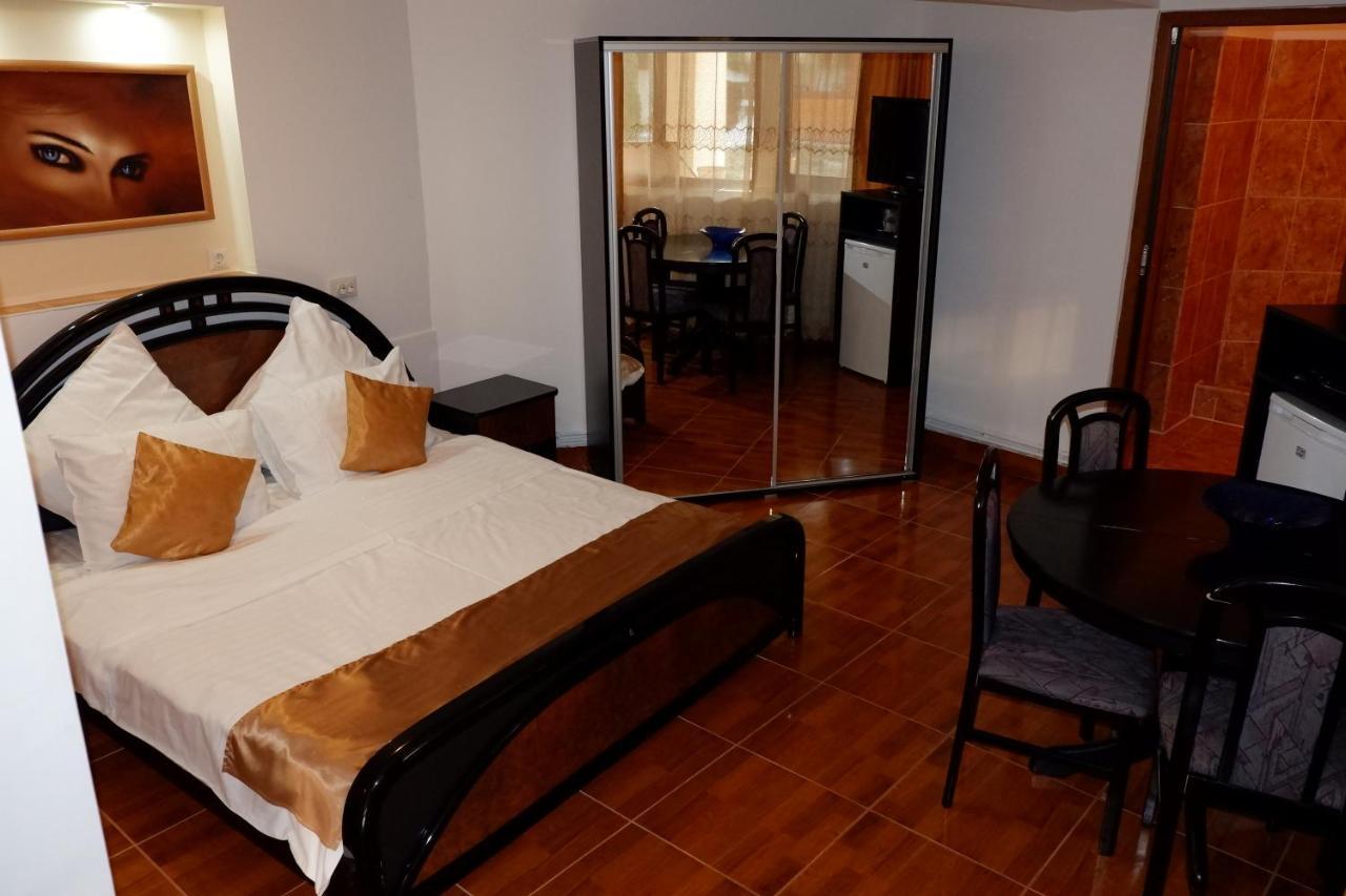 Pension Cuibul Viselor Baile Herculane Exterior photo