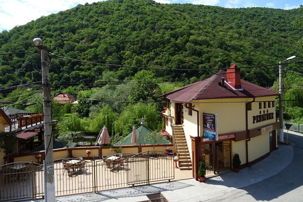 Pension Cuibul Viselor Baile Herculane Exterior photo